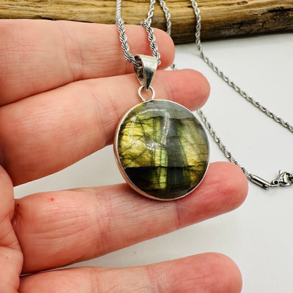 Labradorite Pendant Ropechain Necklace